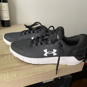 Under Armour Sneakers